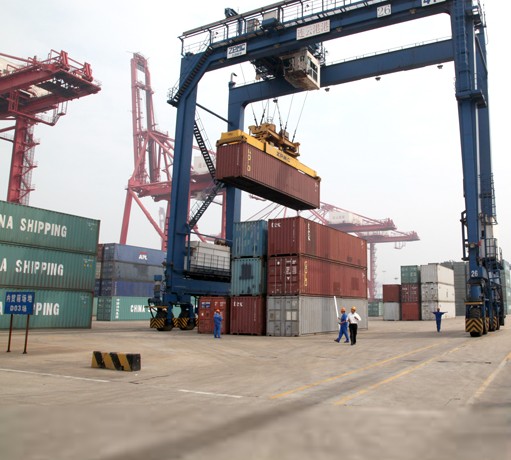 双绳立式钢卷吊具结构性能